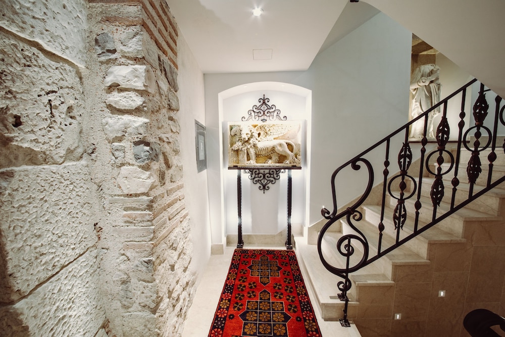 Villa Nepos Hotel — Hotel building in Split, Split-Dalmatia