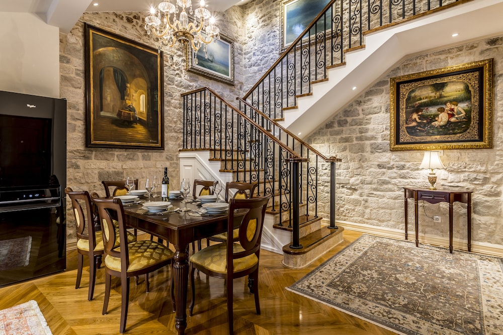 Villa Nepos Hotel — Hotel building in Split, Split-Dalmatia