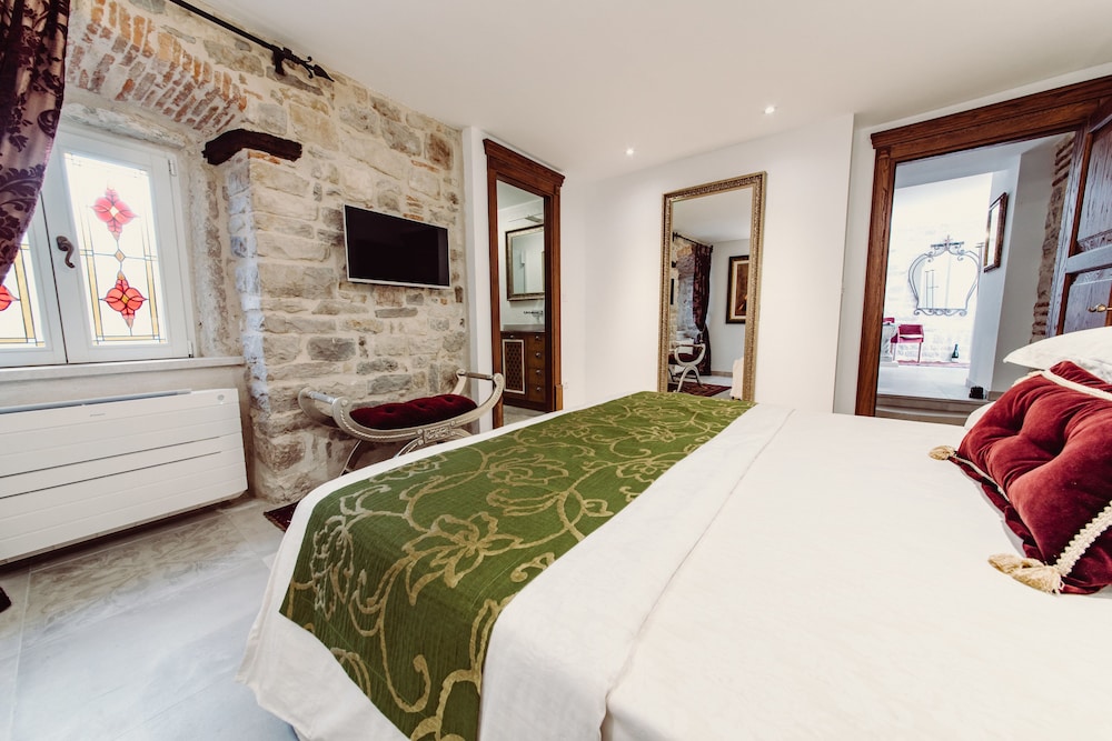 Villa Nepos Hotel — Hotel rooms in Split, Split-Dalmatia