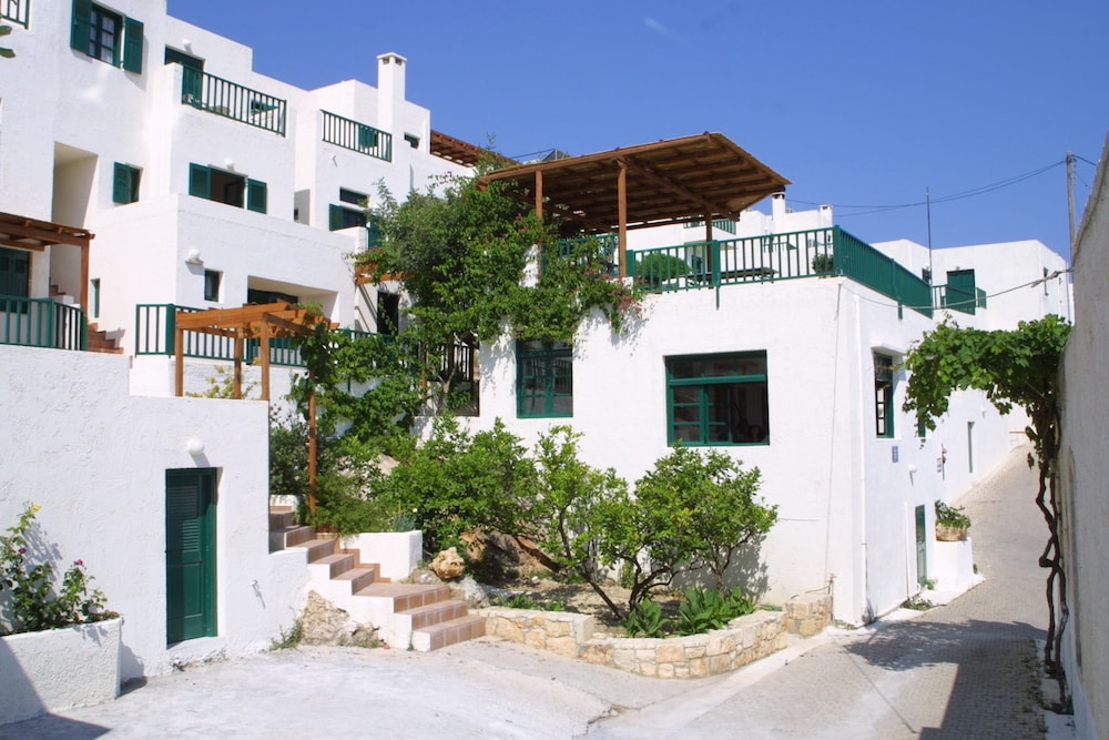Kalimera Village — Hotel building in Hersonissos