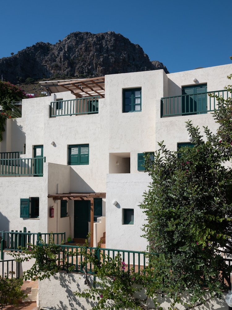 Kalimera Village — Hotel building in Hersonissos