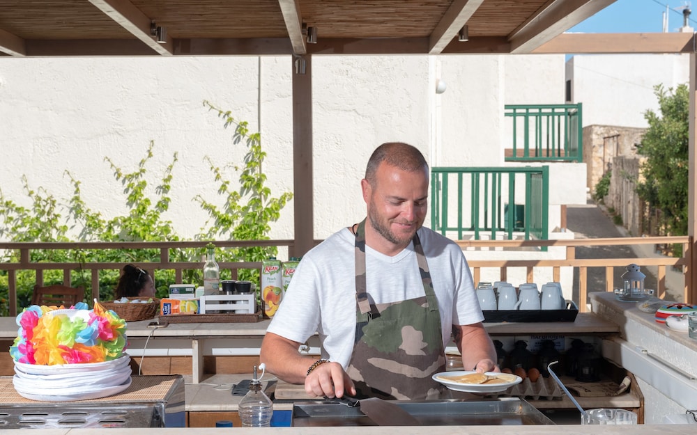 Kalimera Village — Restaurant & bars in Hersonissos
