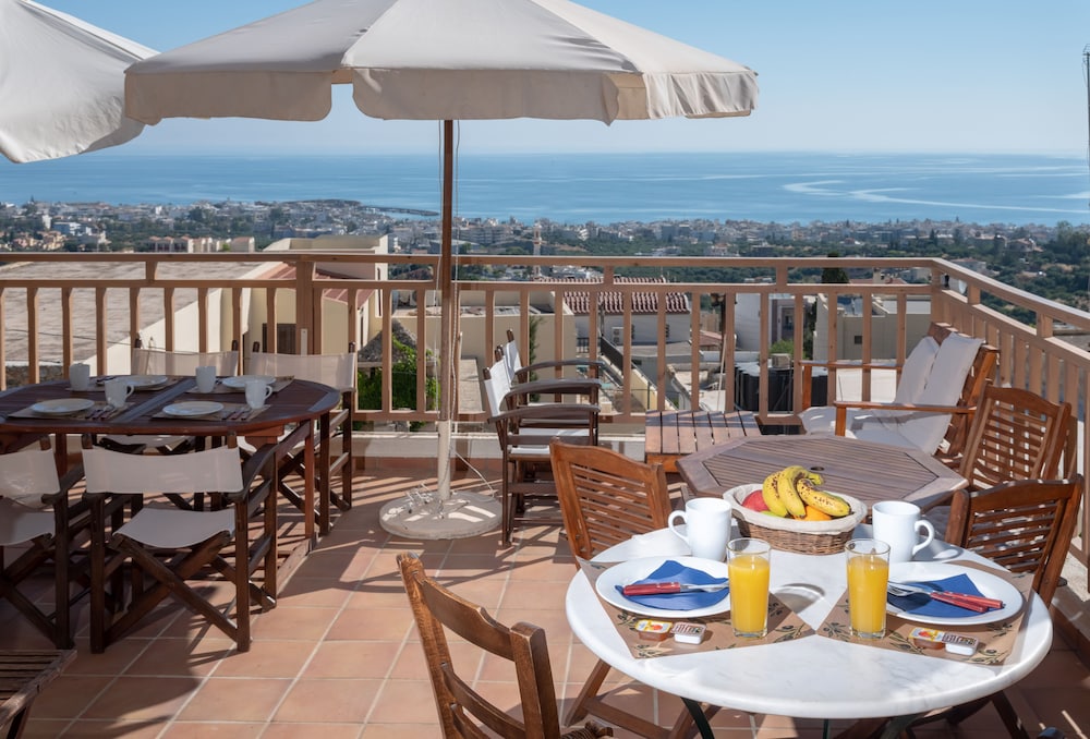 Kalimera Village — Restaurant & bars in Hersonissos