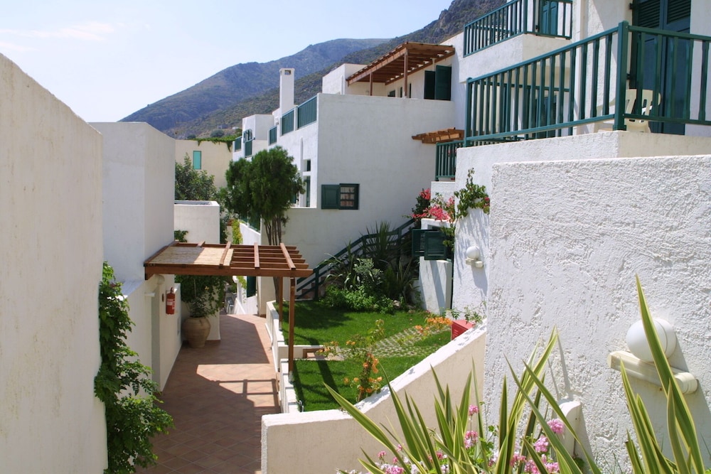 Kalimera Village — Hotel building in Hersonissos