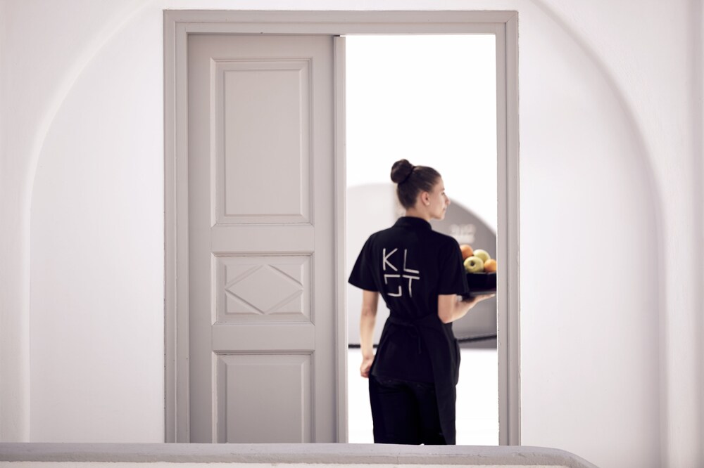 Kalisti Hotel & Suites — Restaurant & bars in Karterados, South Aegean