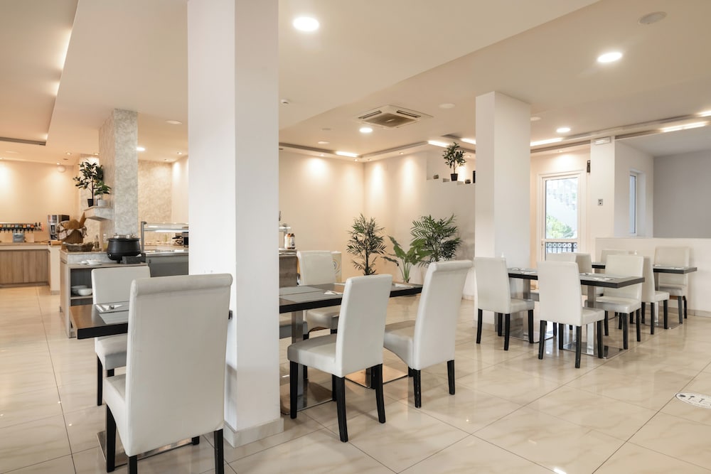 Karras Hotel — Restaurant & bars in Laganas, Ionian Islands