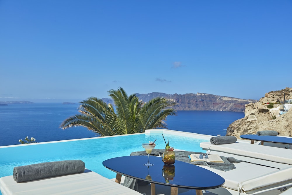 Villaki Oia — Swimming pool in Oia, South Aegean