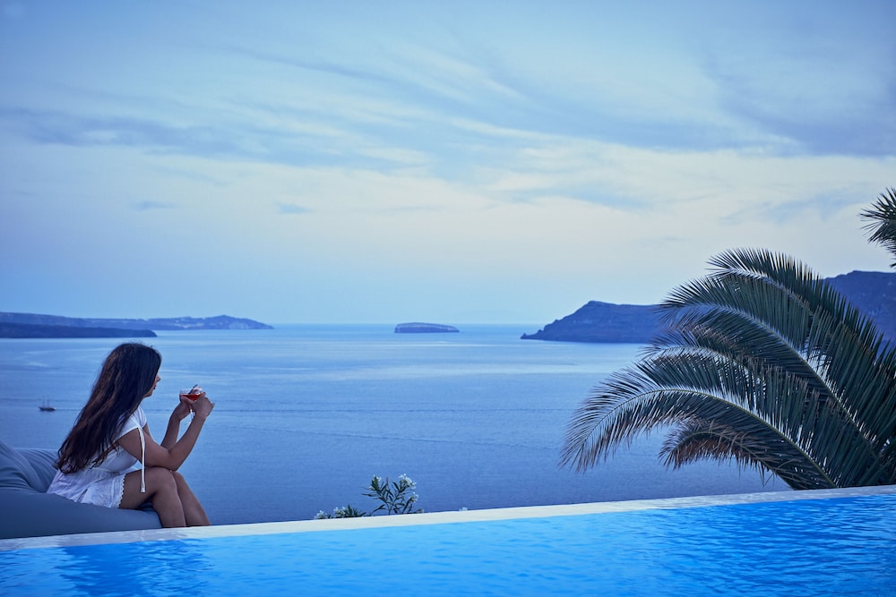 Villaki Oia — Swimming pool in Oia, South Aegean