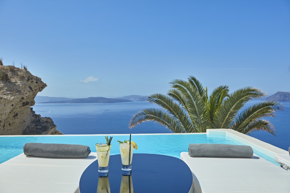 Villaki Oia — Swimming pool in Oia, South Aegean
