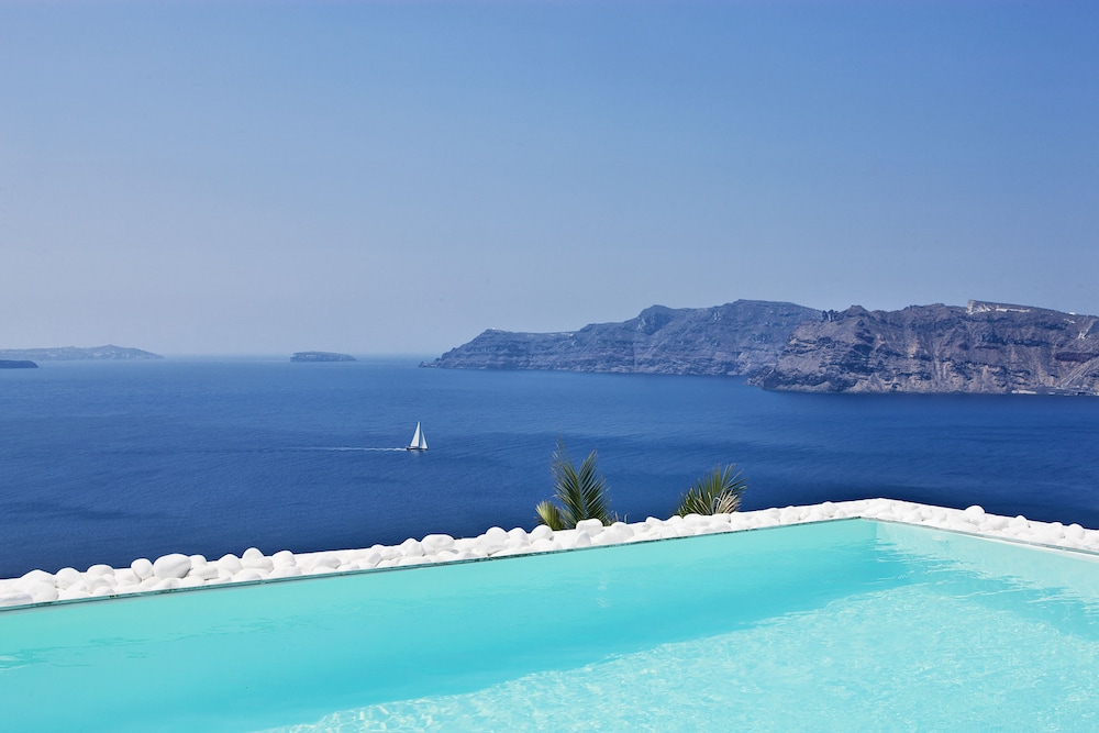 Villaki Oia — Swimming pool in Oia, South Aegean
