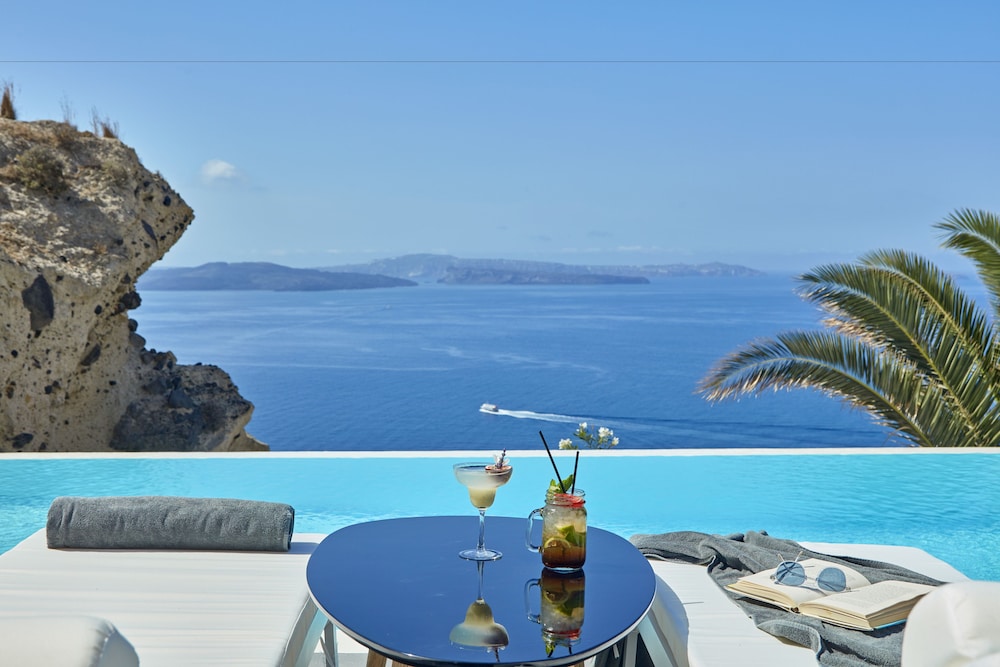 Villaki Oia — Swimming pool in Oia, South Aegean