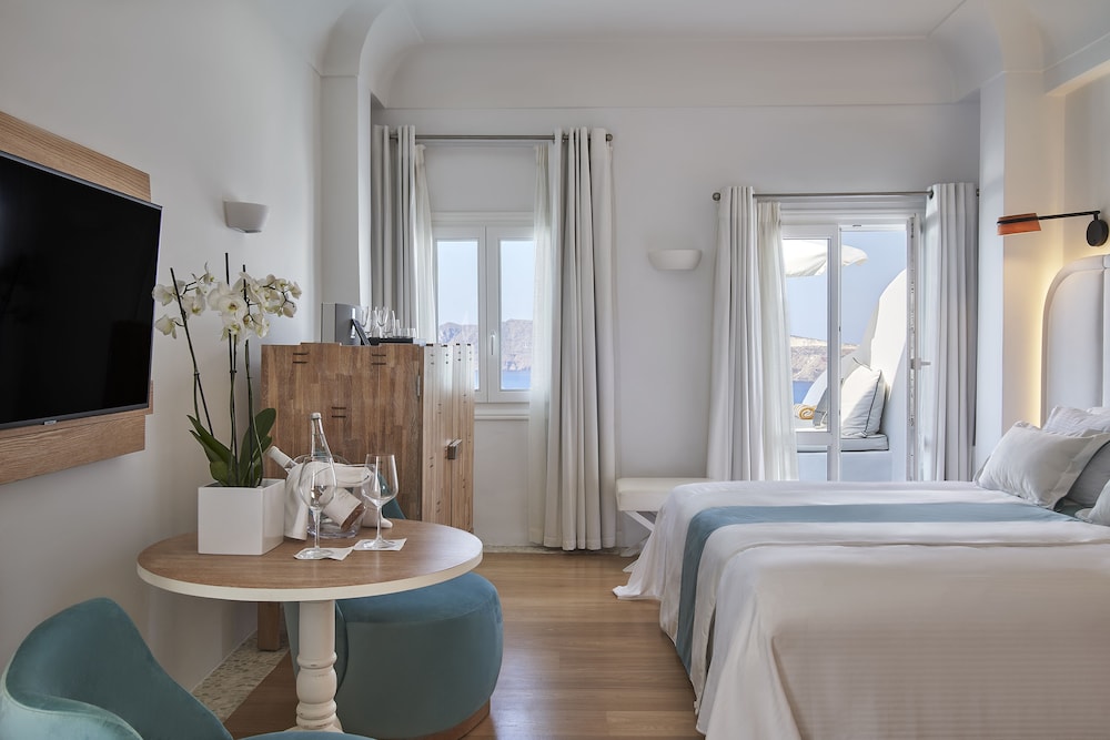 Katikies Santorini – Gea House – The Leading Hotels of the World — Hotel rooms in Oia, South Aegean