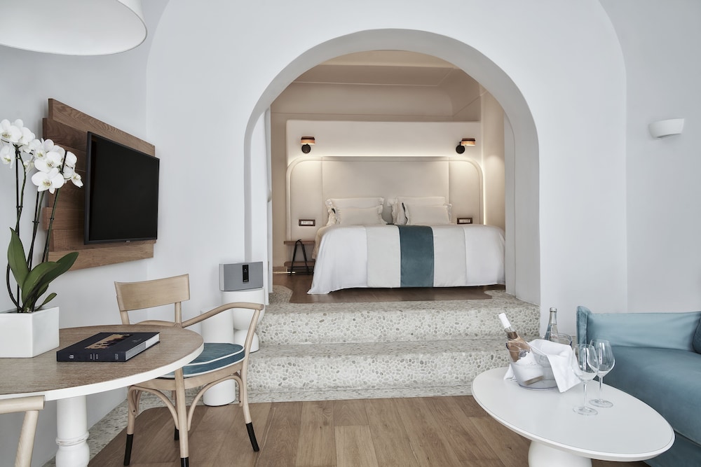 Katikies Santorini – Gea House – The Leading Hotels of the World — Hotel rooms in Oia, South Aegean