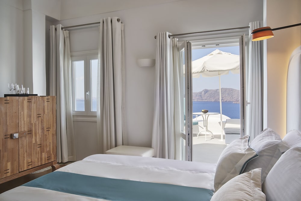 Katikies Santorini – Gea House – The Leading Hotels of the World — Hotel rooms in Oia, South Aegean