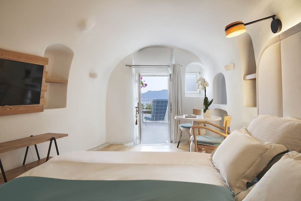 Katikies Santorini – Gea House – The Leading Hotels of the World — Hotel rooms in Oia, South Aegean
