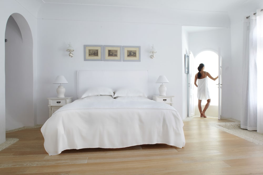 Katikies Santorini – Gea House – The Leading Hotels of the World — Hotel rooms in Oia, South Aegean