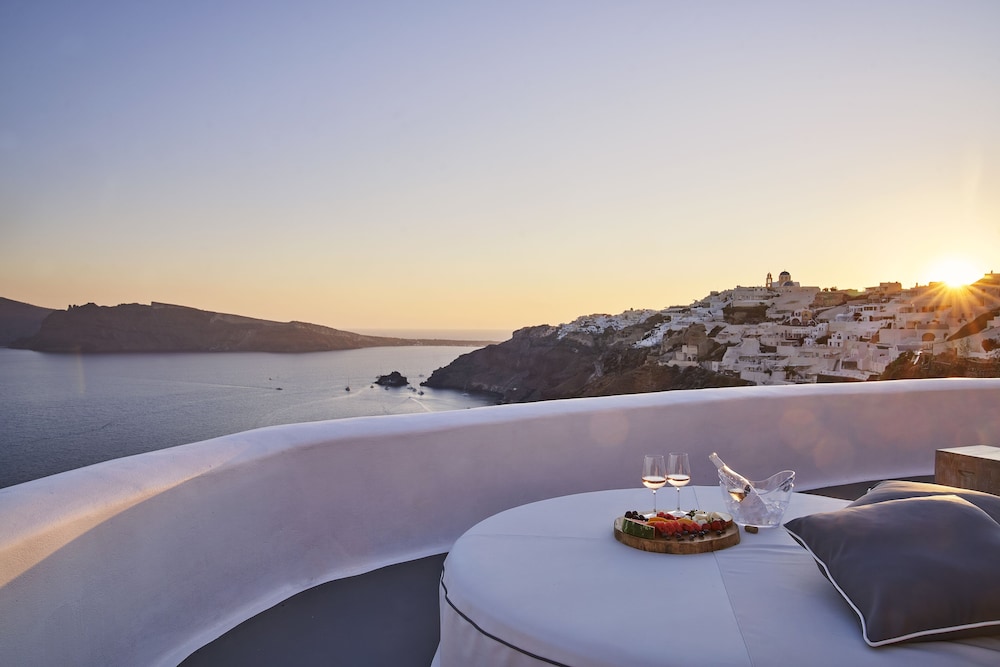 Katikies Santorini – Gea House – The Leading Hotels of the World — Attractions in the area in Oia, South Aegean