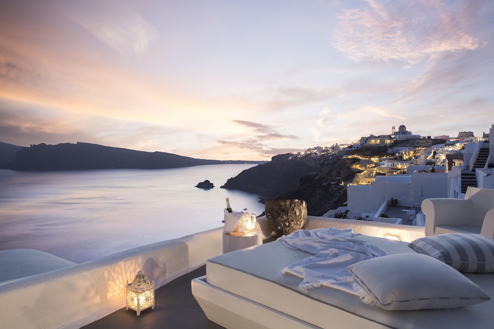 Katikies Santorini – Gea House – The Leading Hotels of the World — Hotel rooms in Oia, South Aegean