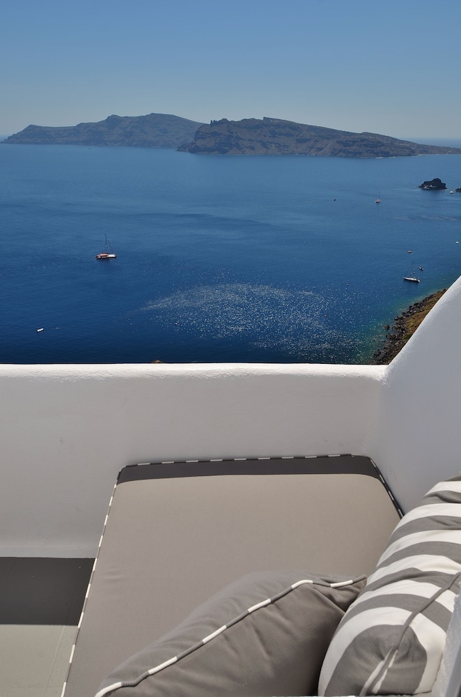 Katikies Santorini – Gea House – The Leading Hotels of the World — Attractions in the area in Oia, South Aegean