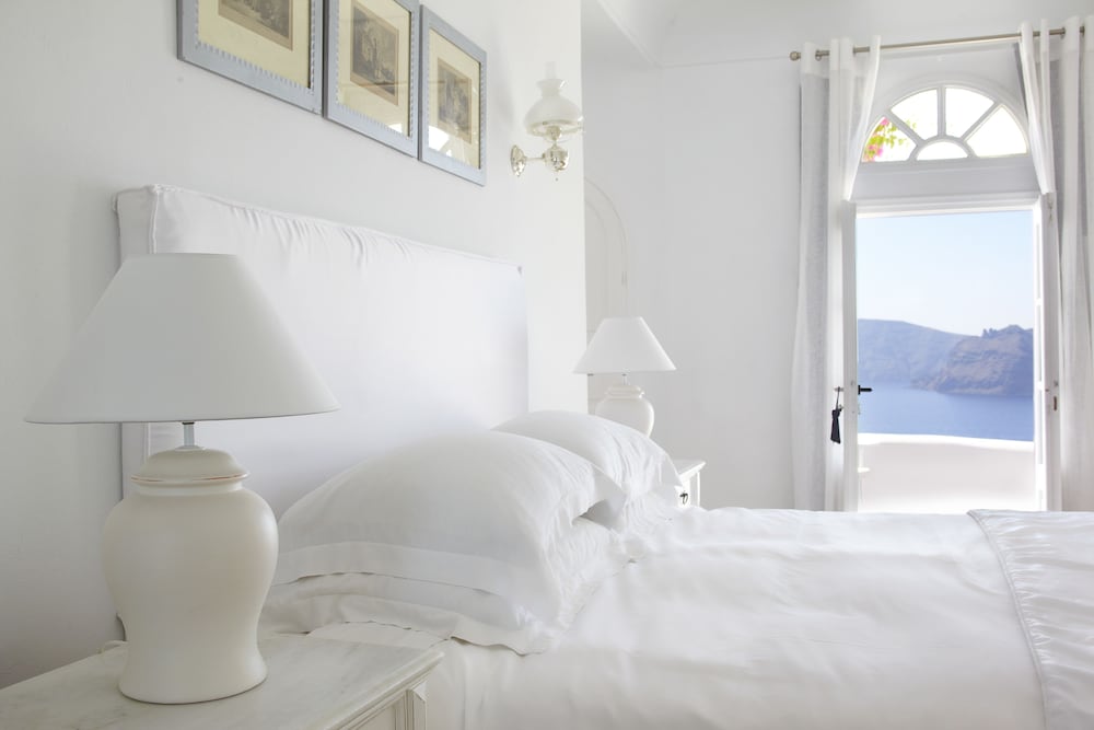 Katikies Santorini – Gea House – The Leading Hotels of the World — Hotel rooms in Oia, South Aegean