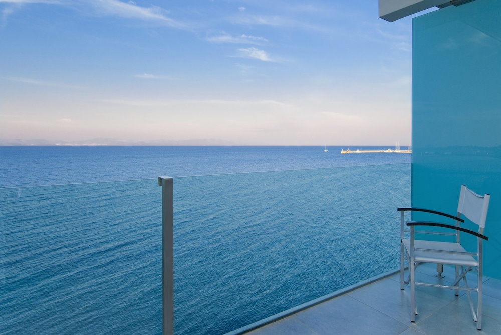 Kos Aktis Art Hotel — Hotel rooms in Kos Town, South Aegean