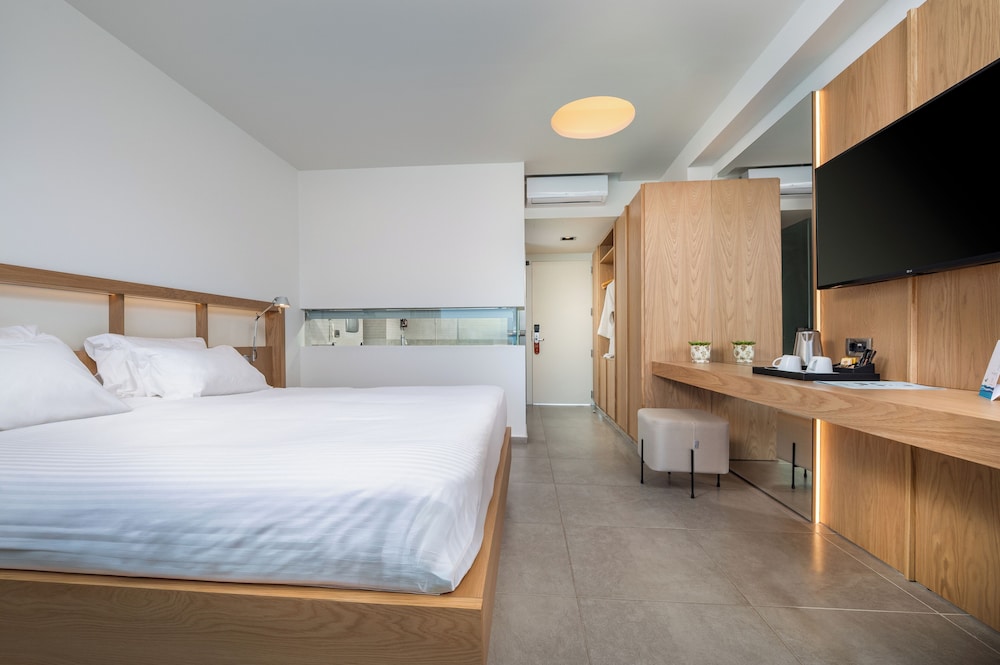 Kos Aktis Art Hotel — Hotel rooms in Kos Town, South Aegean