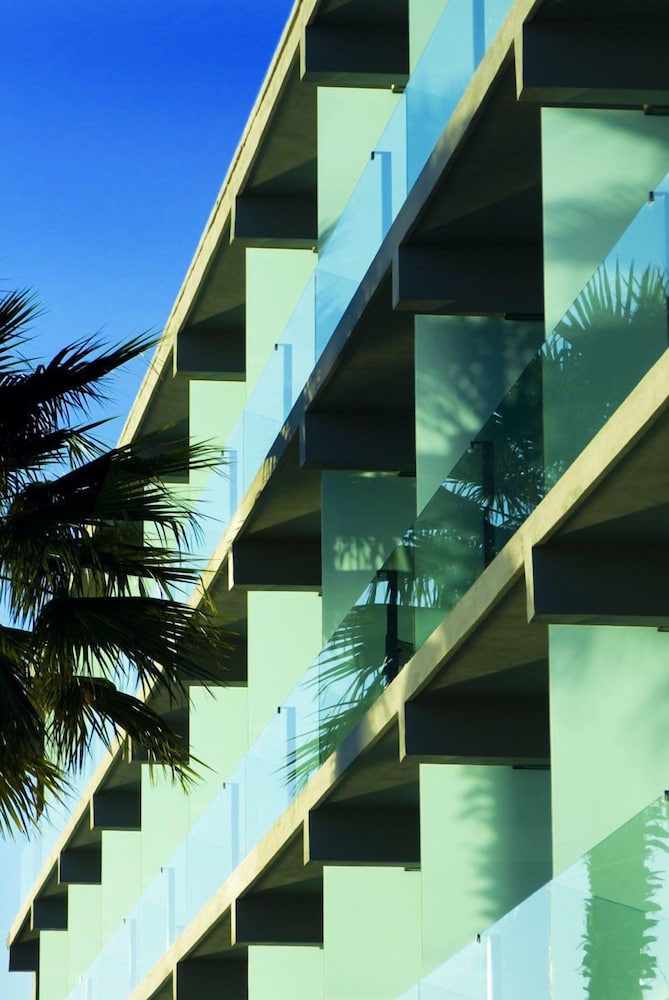 Kos Aktis Art Hotel — Hotel building in Kos Town, South Aegean