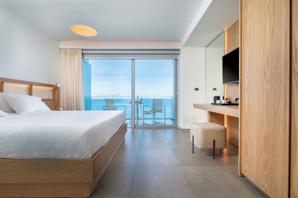 Kos Aktis Art Hotel — Hotel rooms in Kos Town, South Aegean