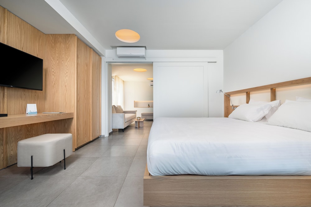 Kos Aktis Art Hotel — Hotel rooms in Kos Town, South Aegean