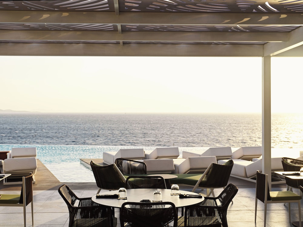 Kouros Hotel & Suites — Restaurant & bars in Mykonos Town, South Aegean