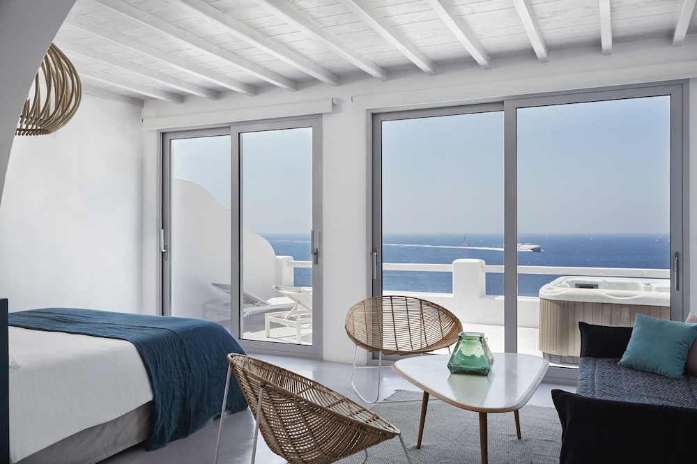 Kouros Hotel & Suites — Hotel rooms in Mykonos Town, South Aegean