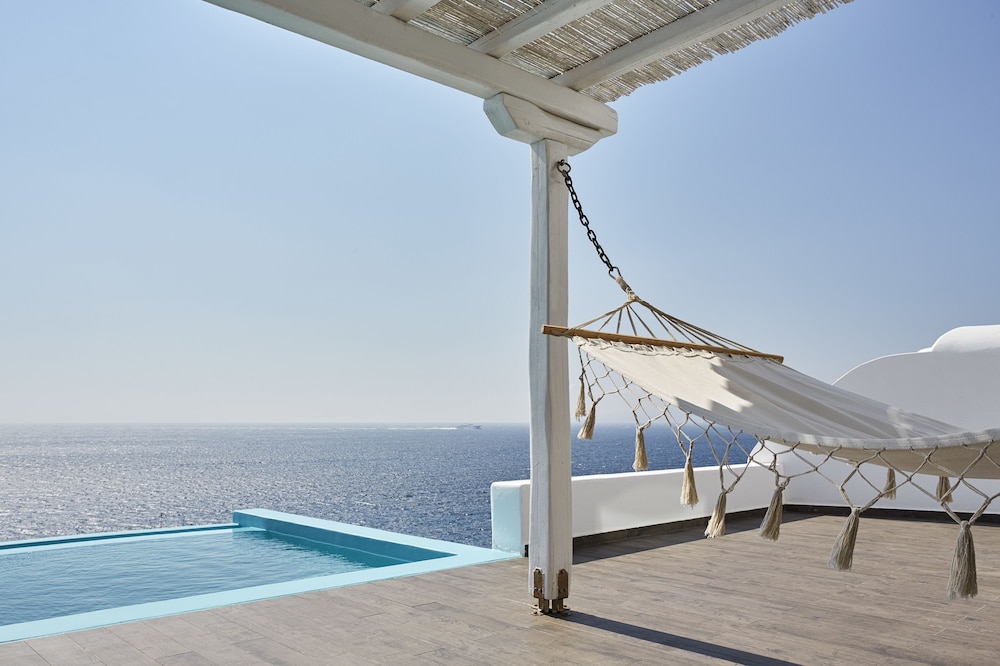 Kouros Hotel & Suites — Swimming pool in Mykonos Town, South Aegean