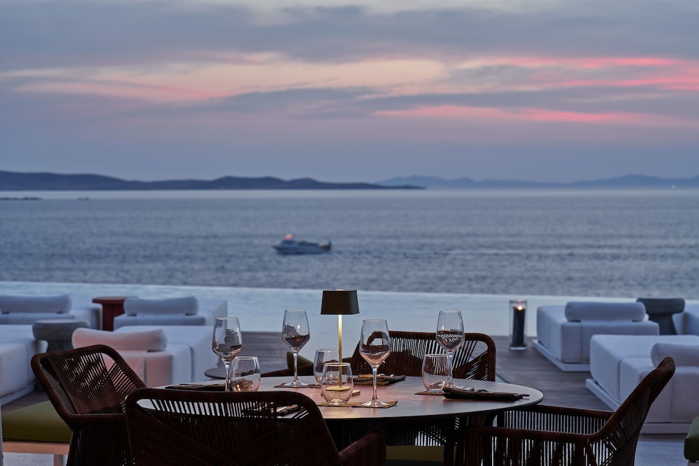 Kouros Hotel & Suites — Restaurant & bars in Mykonos Town, South Aegean