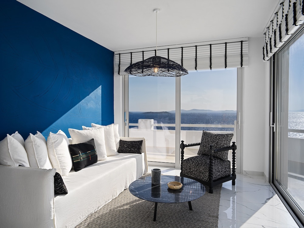 Kouros Hotel & Suites — Hotel rooms in Mykonos Town, South Aegean