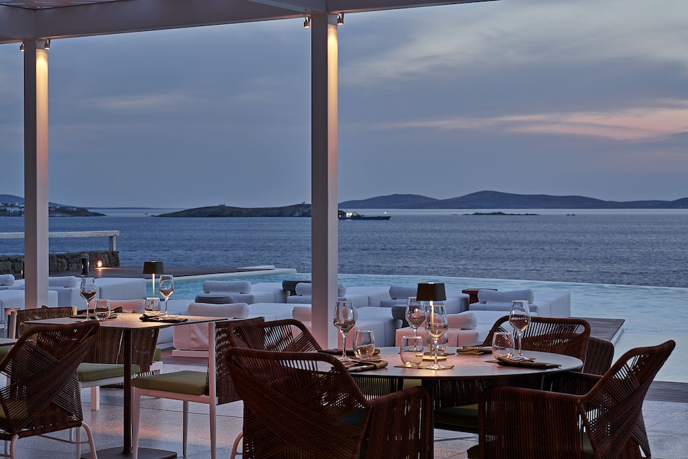 Kouros Hotel & Suites — Restaurant & bars in Mykonos Town, South Aegean