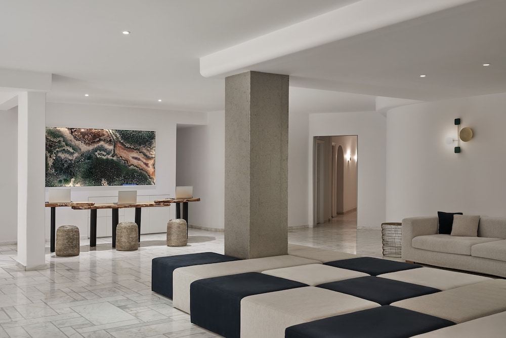 Kouros Hotel & Suites — Hotel building in Mykonos Town, South Aegean
