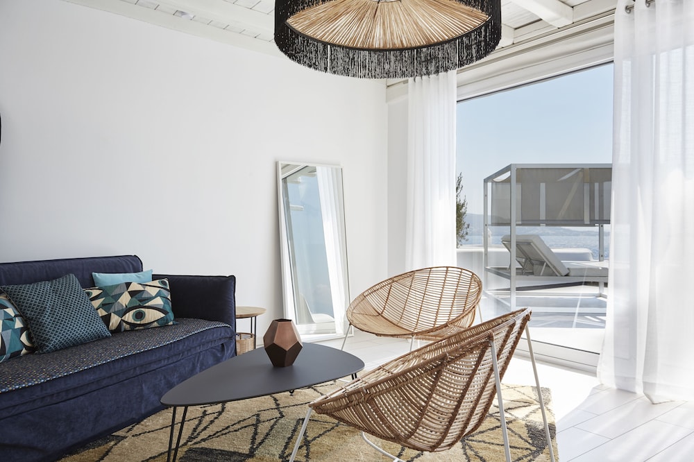 Kouros Hotel & Suites — Hotel rooms in Mykonos Town, South Aegean