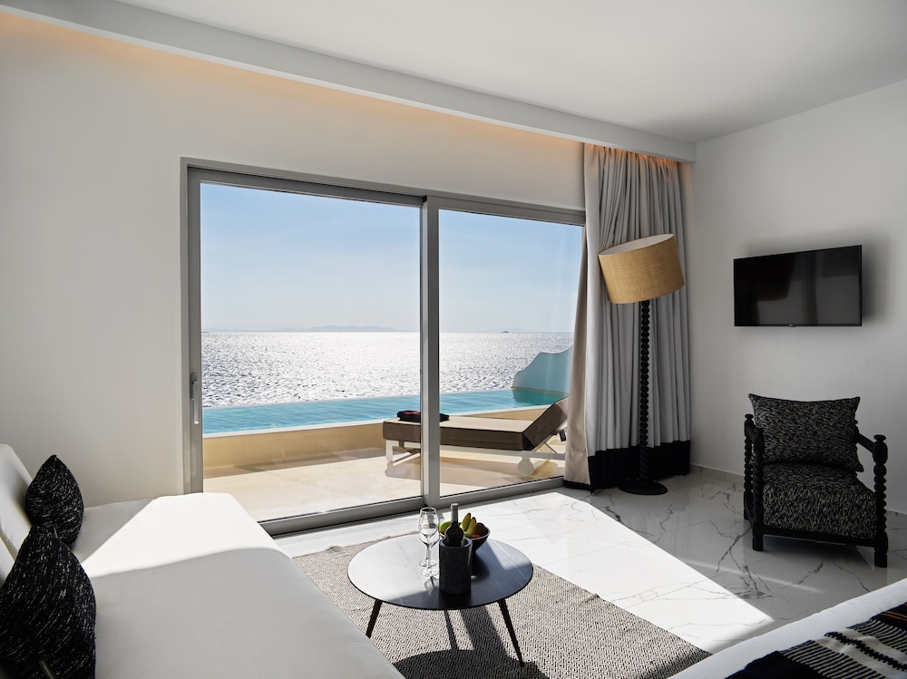 Kouros Hotel & Suites — Hotel rooms in Mykonos Town, South Aegean