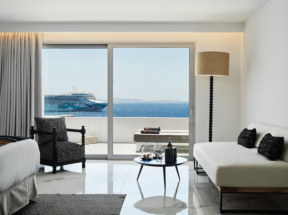 Kouros Hotel & Suites — Hotel rooms in Mykonos Town, South Aegean