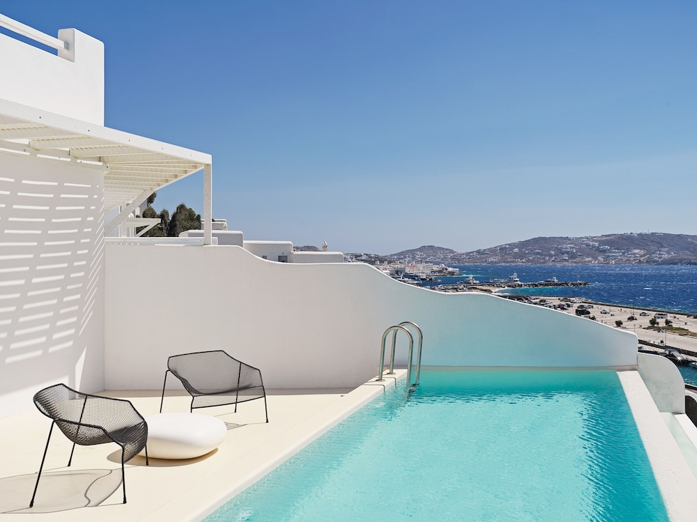 Kouros Hotel & Suites — Swimming pool in Mykonos Town, South Aegean