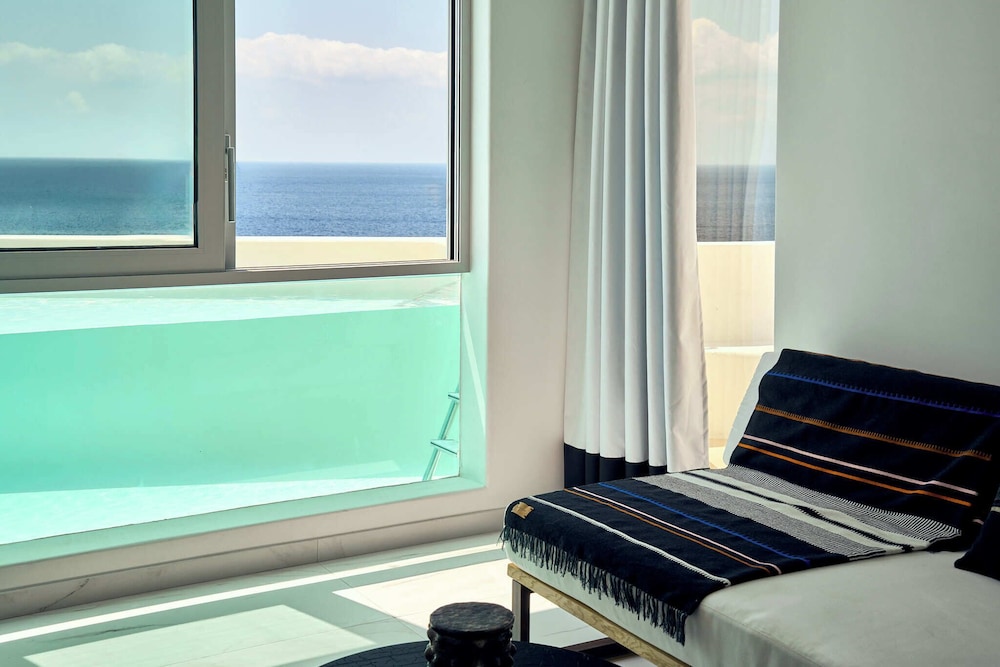 Kouros Hotel & Suites — Hotel rooms in Mykonos Town, South Aegean