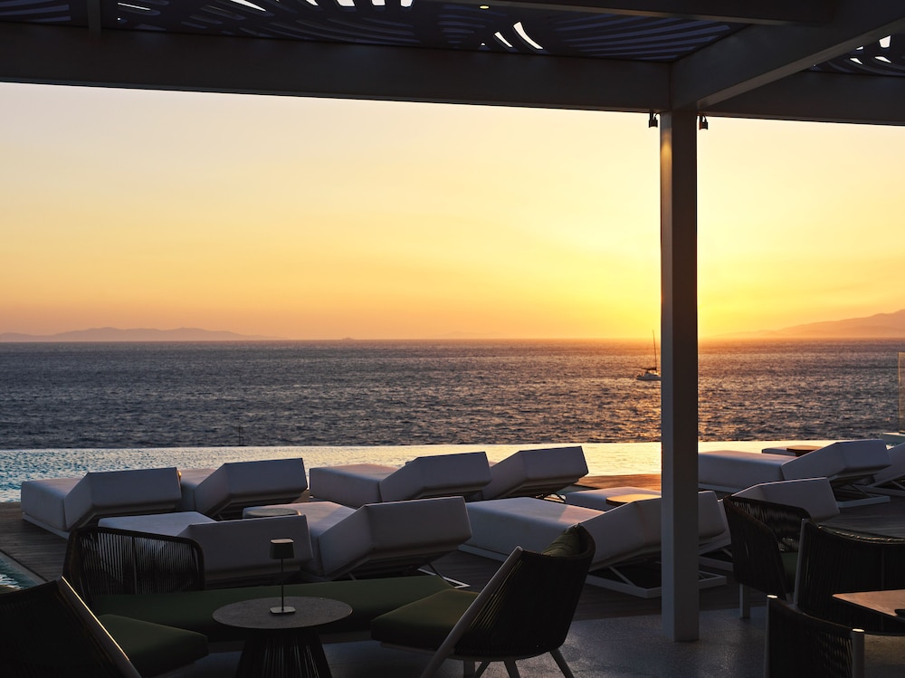 Kouros Hotel & Suites — Restaurant & bars in Mykonos Town, South Aegean