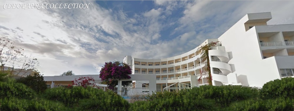 Kris Mari — Hotel building in Kardamena, South Aegean