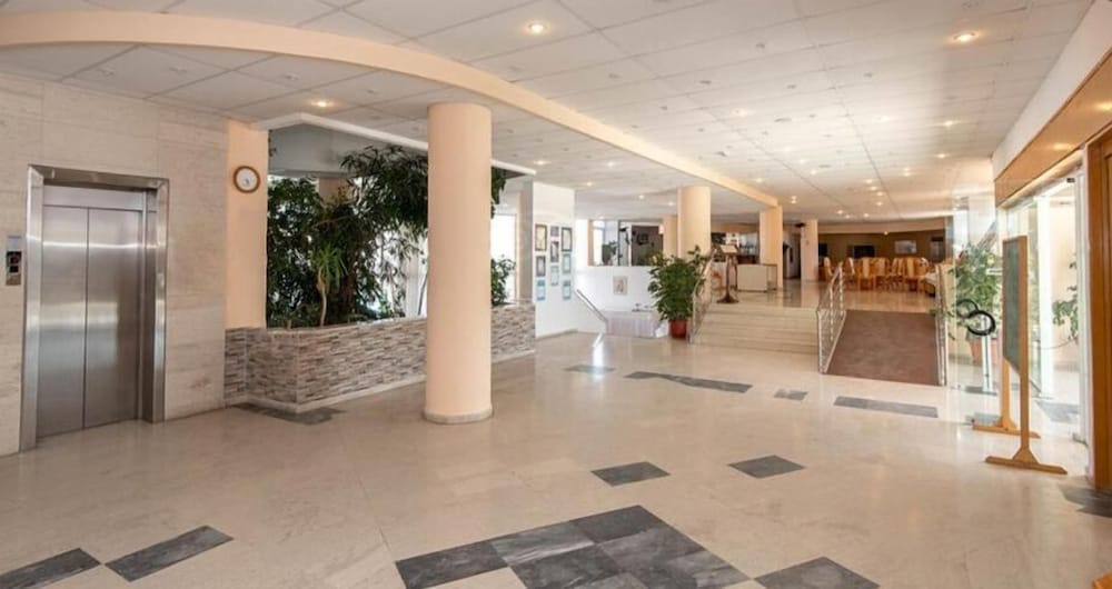Kris Mari — Hotel building in Kardamena, South Aegean
