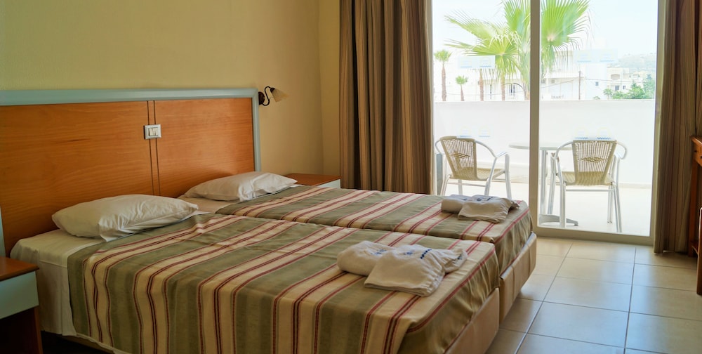 Kris Mari — Hotel rooms in Kardamena, South Aegean