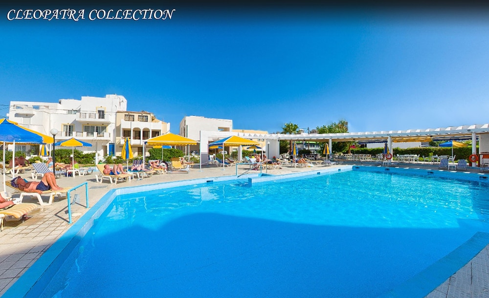 Kris Mari — Swimming pool in Kardamena, South Aegean