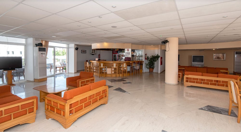 Kris Mari — Restaurant & bars in Kardamena, South Aegean