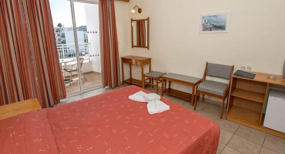 Kris Mari — Hotel rooms in Kardamena, South Aegean