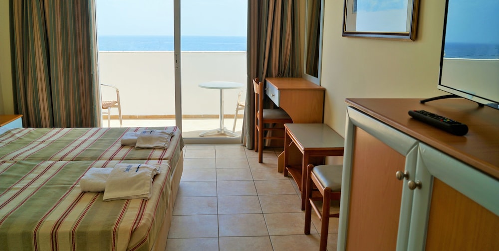 Kris Mari — Hotel rooms in Kardamena, South Aegean