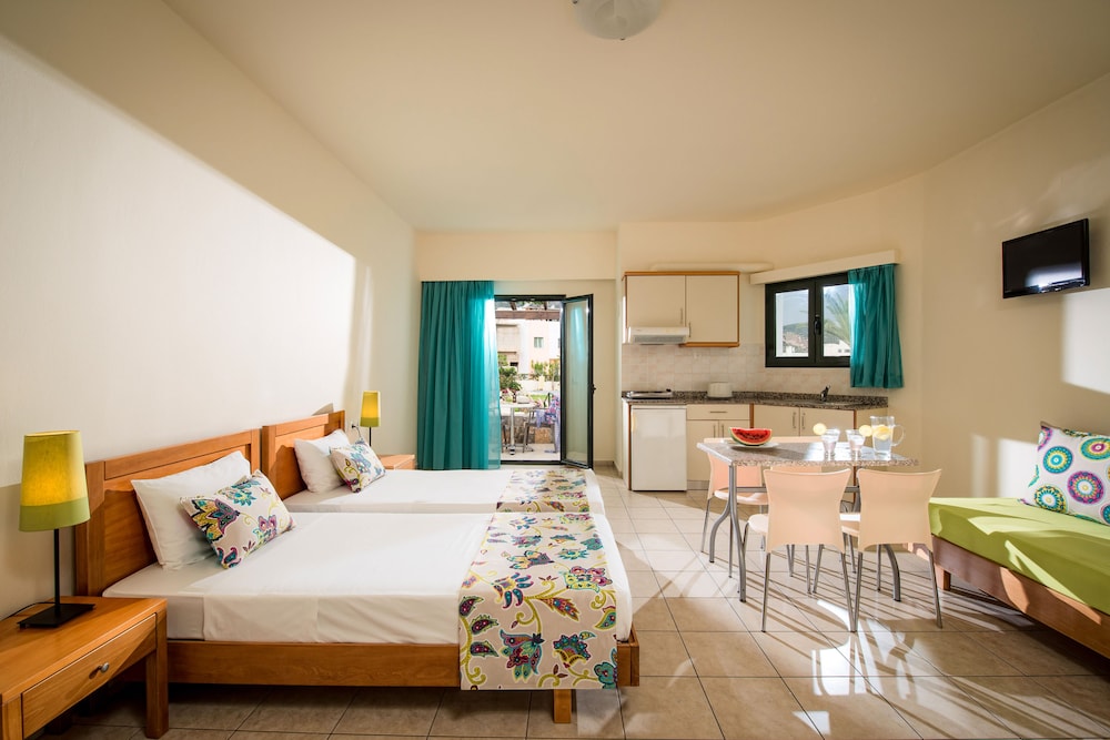Kristalli Hotel Apartments — Hotel rooms in Malia